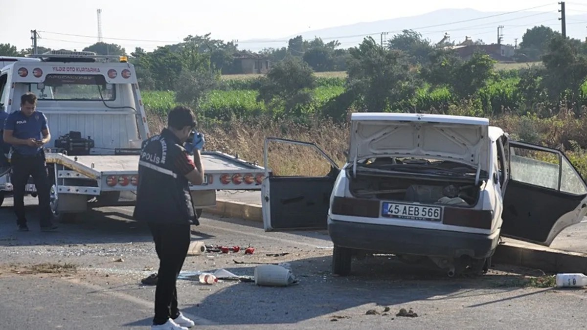 İzmir'de faciadan dönüldü! Feci kazada 3'ü çocuk 5 kişi yaralandı