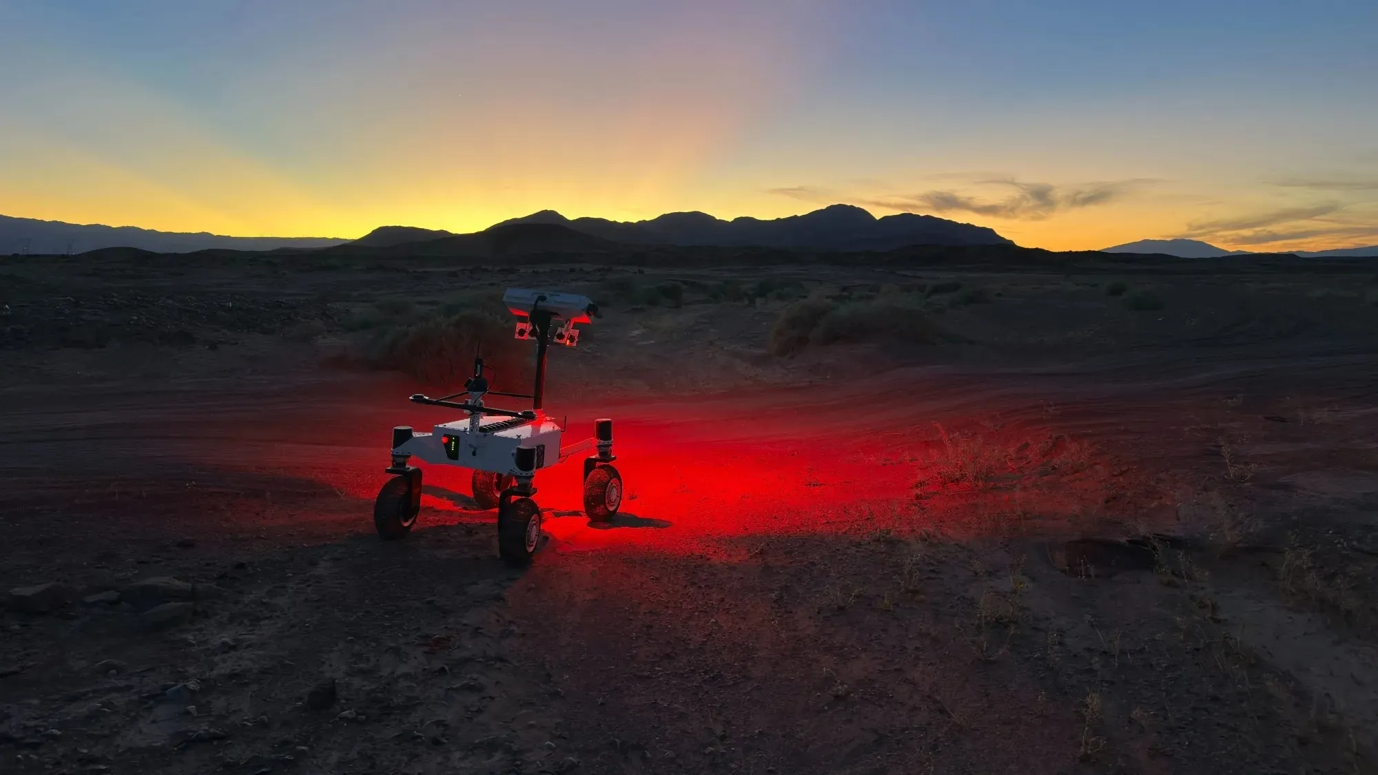 Mars'ın engebeli yollarına akıllı çözüm: NASA yeni aracını işte böyle duyurdu!