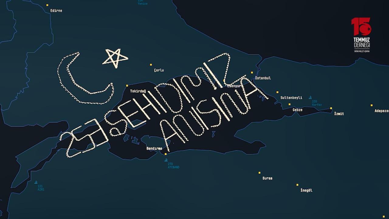 Şehitlerin anısına gökyüzüne yazı yazıldı