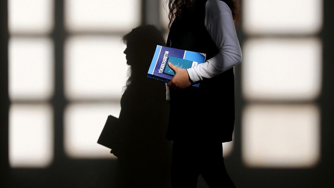 Depremzede öğrencilerin özel öğrencilik hakkı uzatıldı