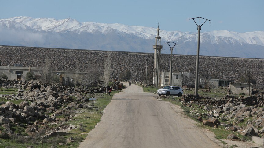 İsrail ordusu, bir grup İsraillinin işgal altındaki Golan Tepeleri'nden Suriye'ye girdiğini duyurdu