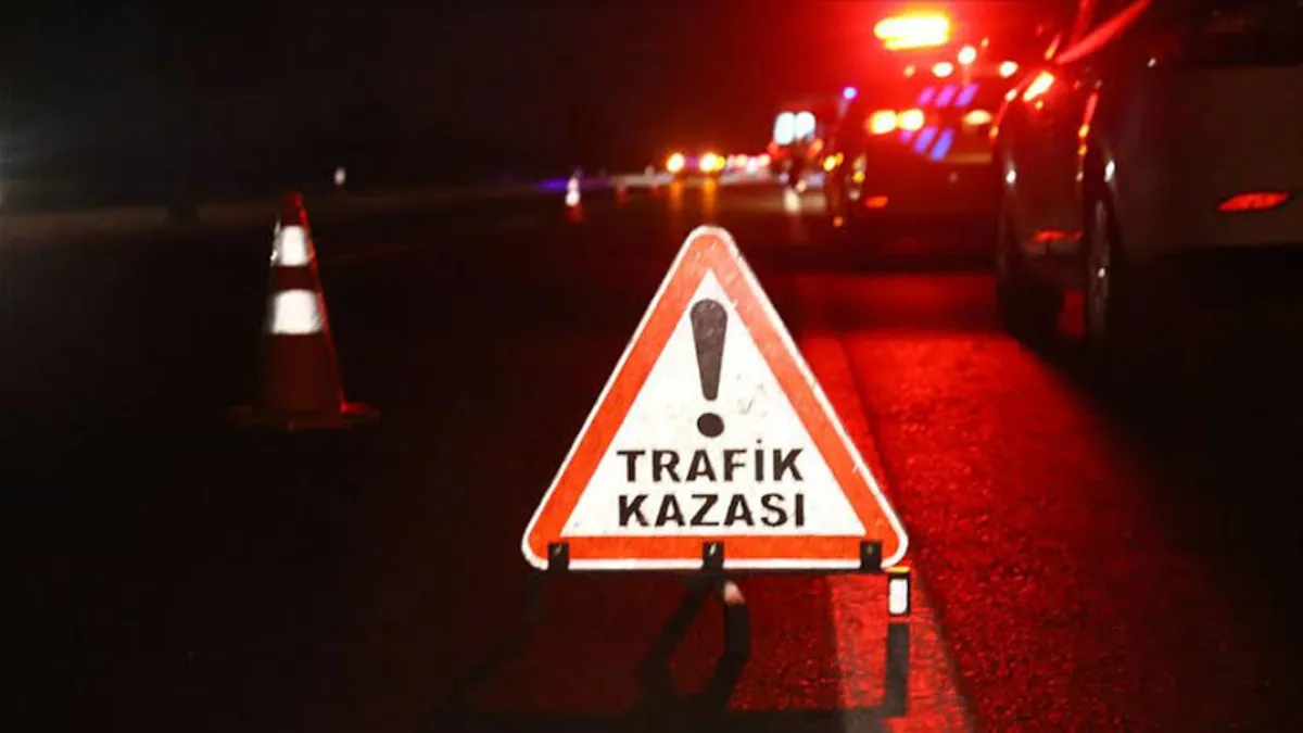İzmir'de feci kaza: Kontrolden çıkan araç karşı şeride uçtu! 3'ü çocuk 5 yaralı...