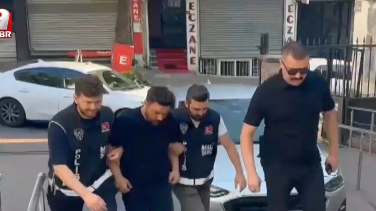 Oğuzhan Uğur'un gözaltı anları A Haber'de