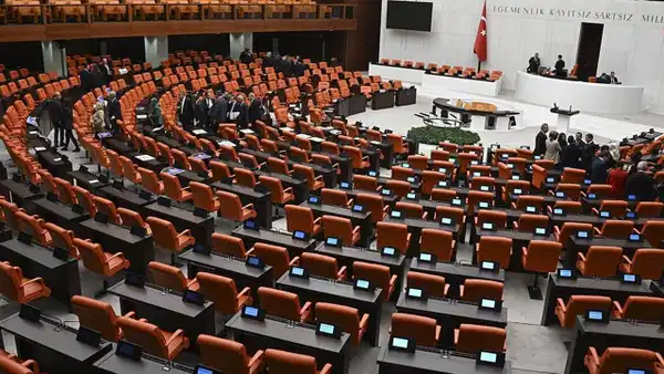 '12'nci Yargı Paketi' TBMM'de kabul edildi: İki kritik madde, AKP'nin önergesiyle çıkarıldı