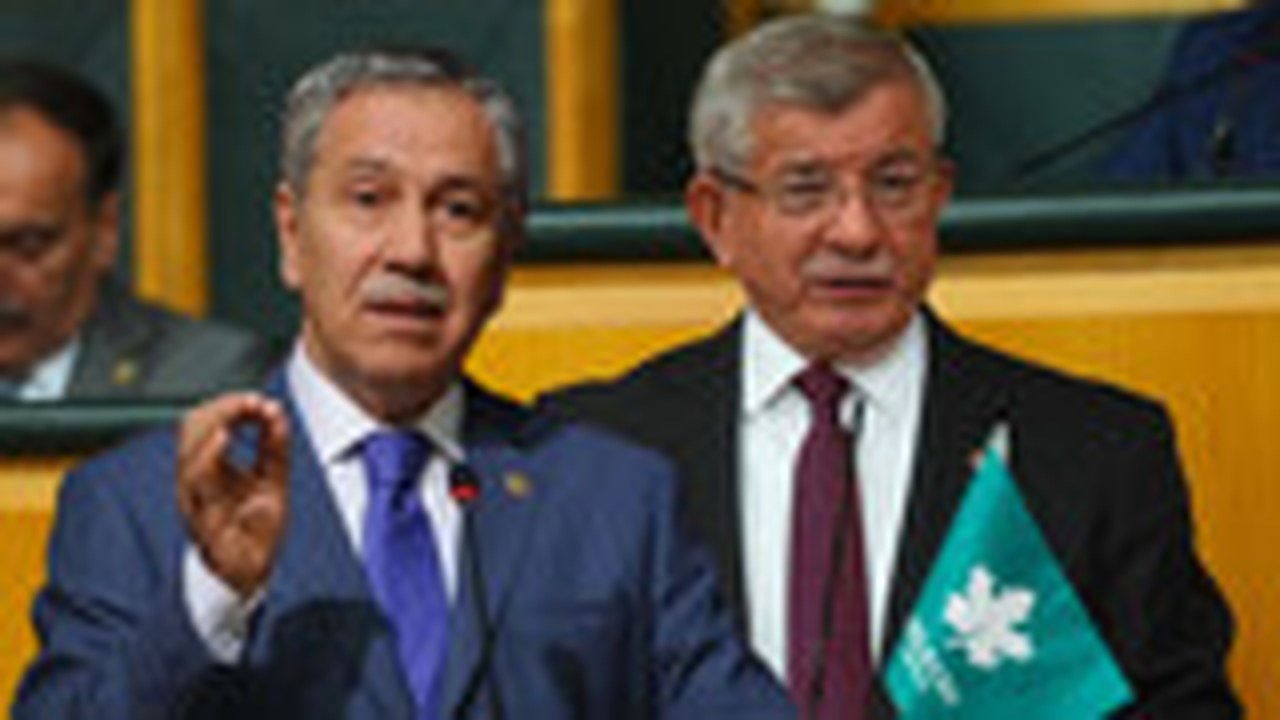 Bülent Arınç'tan Ahmet Davutoğlu'nun Siyasetten Çekilme Kararına Değerlendirme