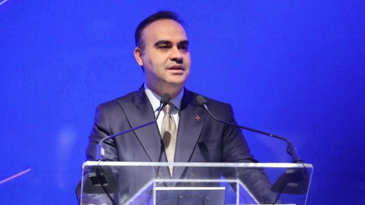 Bakan Kacır'dan Açıklama: Türk Bilim İnsanları Kutuplarda Seferler Düzenledi
