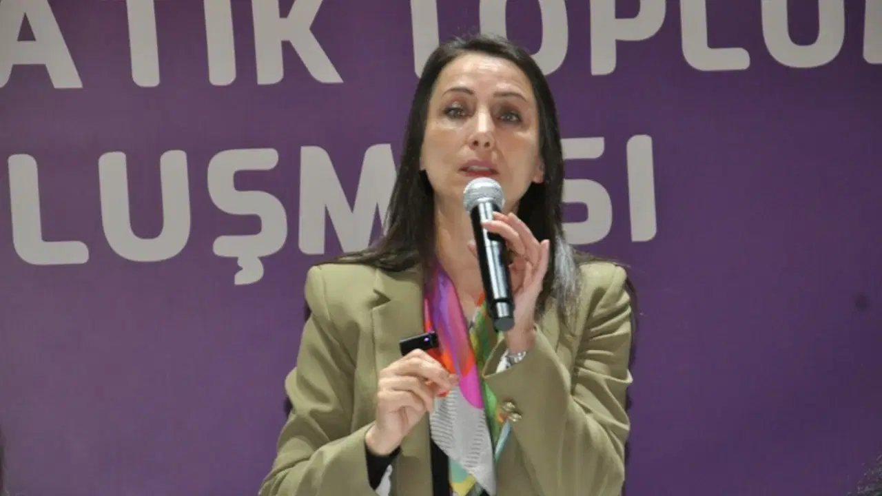 DEM Parti, YENİ Parti'den 'çerçeve yasa' beklentisini açıkladı: 'Tamamının 'evet' oyu vermesini beklerdik'