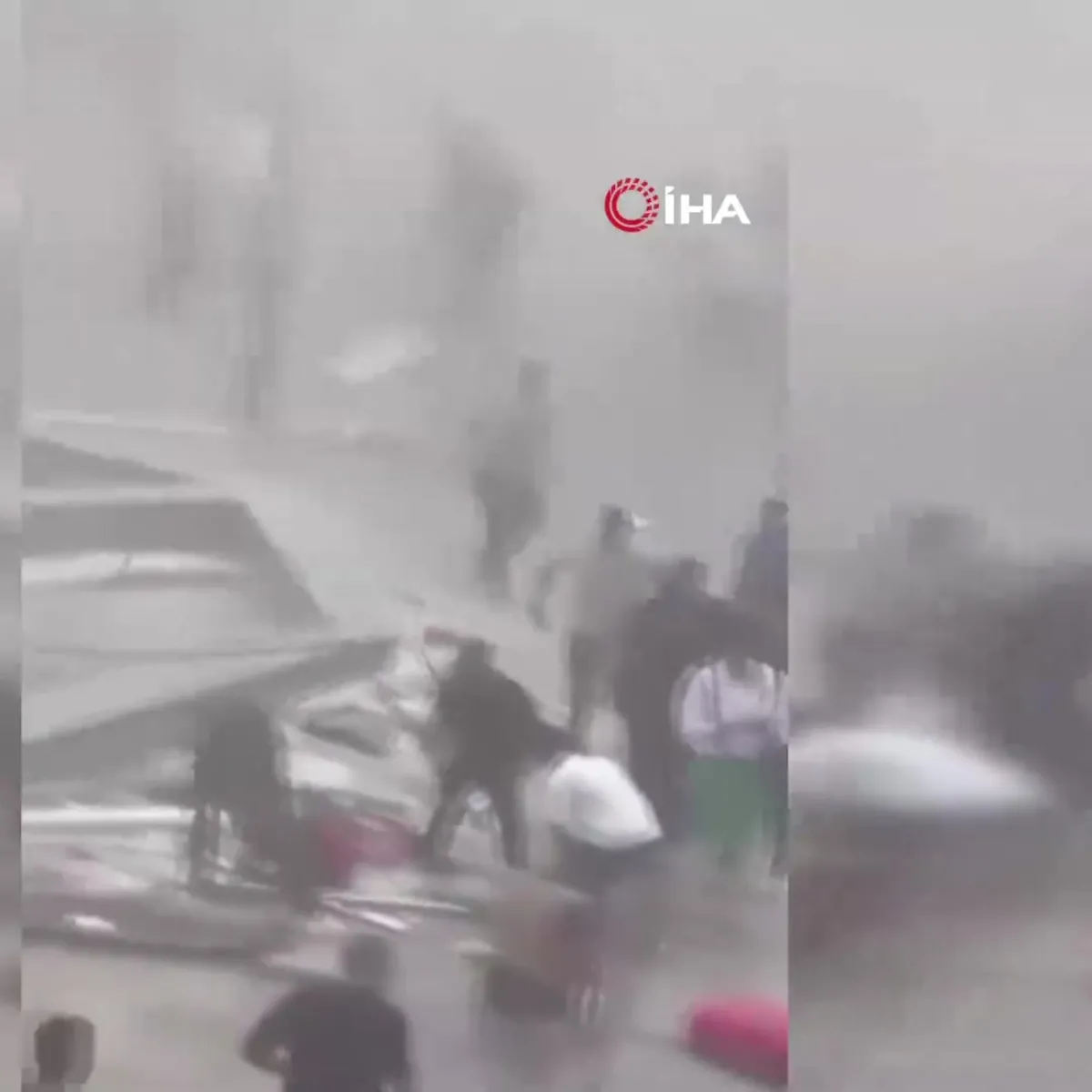 Kahire'de alışveriş merkezinde patlama: Ölü ve yaralılar var