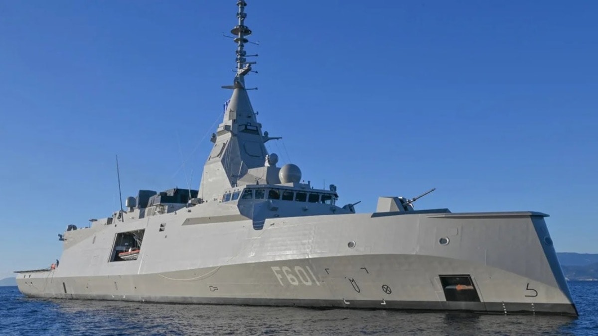 Yunanistan'ın deniz gücünü yenileme programı: Kimon (F-601) fırkateyni gösterimi