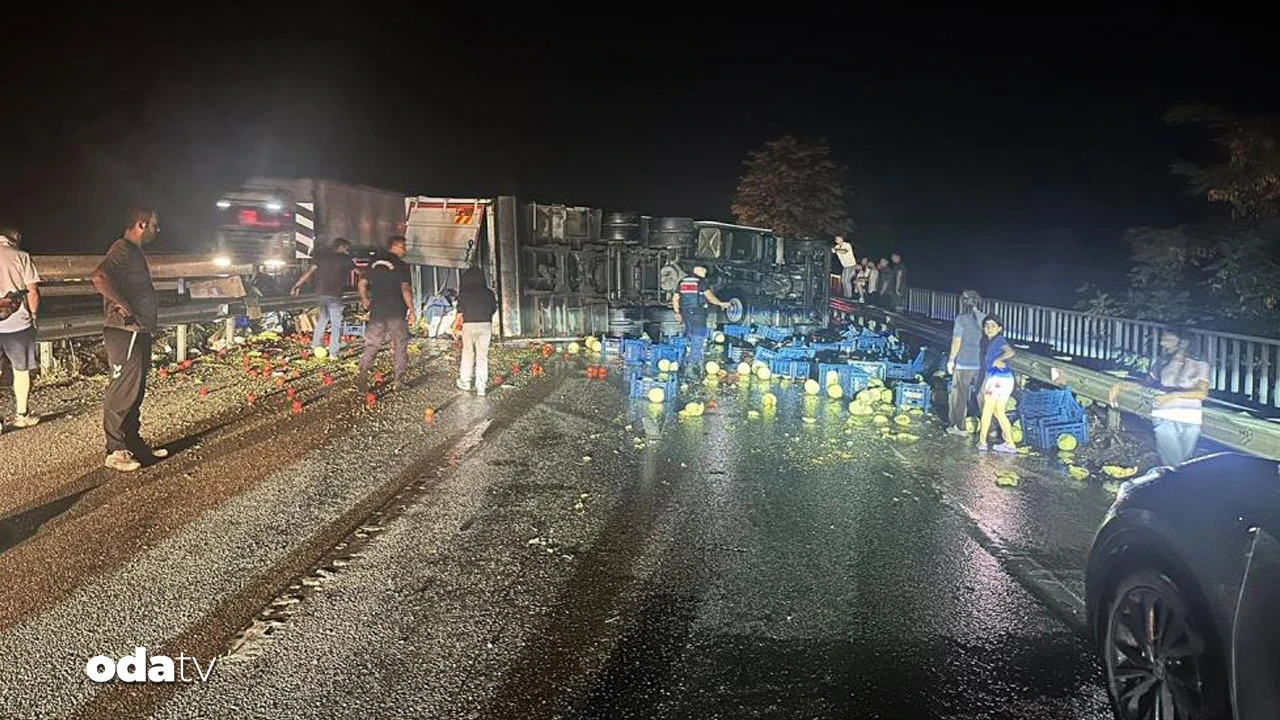 Manisa'da zincirleme kaza: Yol 3,5 saat kapandı